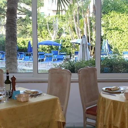 ホテル Floridiana Terme イスキア島